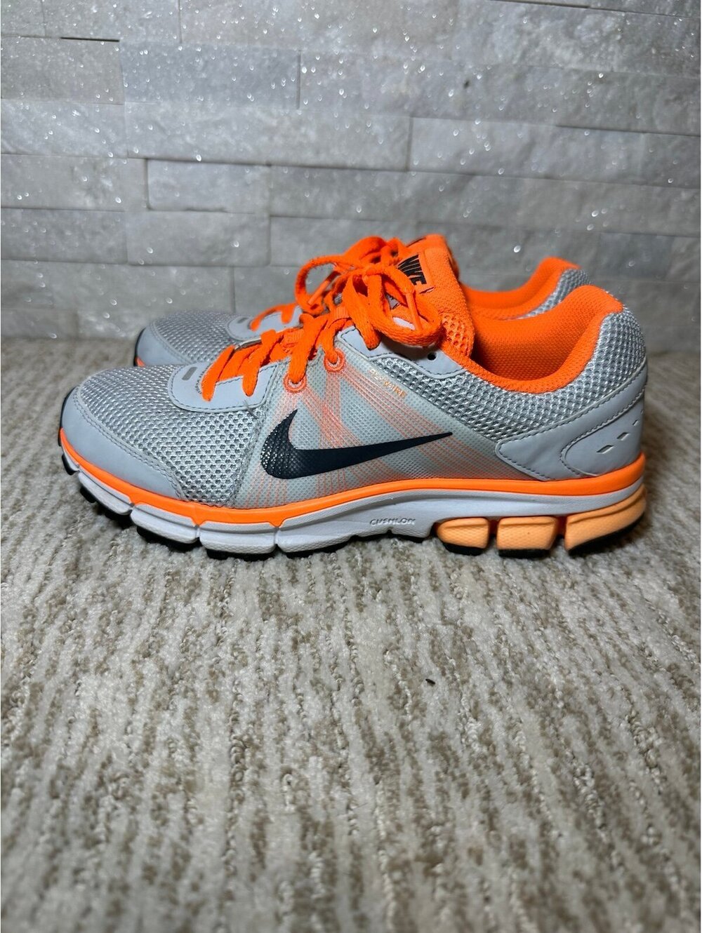 Nike Air Icarus+ Flywire Women’s 8 Gray Orange Running Shoes 527521-008